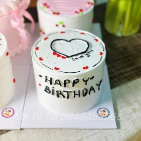 Bánh kem vẽ hình trái tim dễ thương