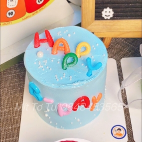 Bánh kem màu xanh dương dễ thương