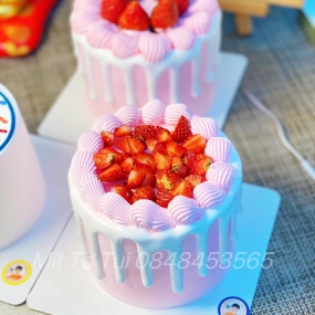 Bánh kem dâu cute