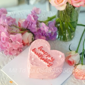 Bánh kem trái tim tone hồng