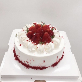 BÁNH KEM DÂU TÂY NGỌT NGÀO 