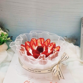BÁNH KEM DÂU TƯƠI TẶNG 8/3 