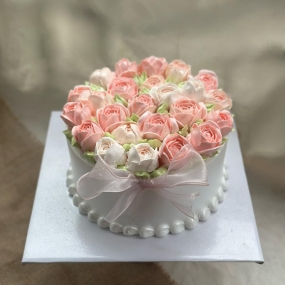 BÁNH KEM TIỂU THƯ TONE NHẸ NHÀNG 