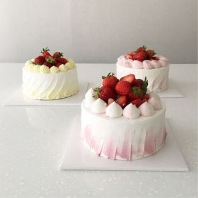 BÁNH KEM DÂU KIỂU DÁNG HÀN QUỐC 