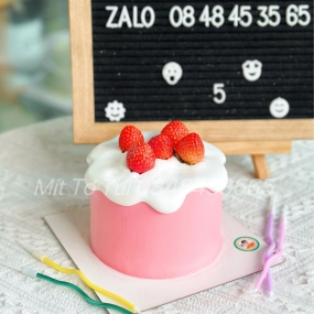 BÁNH KEM BASIC MÀU HỒNG CHO BẠN GÁI