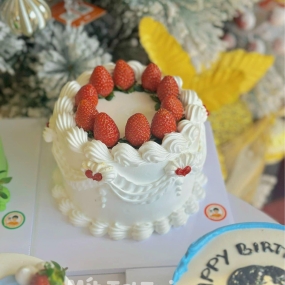 BÁNH KEM DÂU TƯƠI NGỌT NGÀO