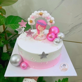 BÁNH CÔNG CHÚA NGỒI DƯỚI CỔNG MÂY