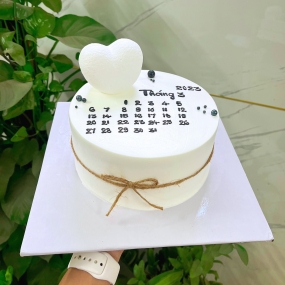 BÁNH KEM TẶNG BẠN NỮ 8/3