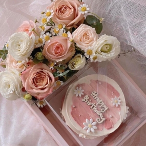 HOA VÀ BÁNH HAPPY BIRTHDAY DỄ THƯƠNG