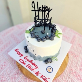Bánh kem trái cây việt quốc dễ thương