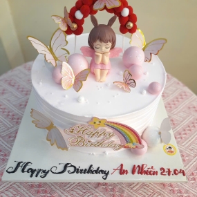 Bánh kem bé gái dễ thương 