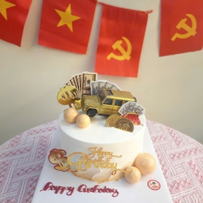 Bánh kem bé trái xe