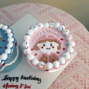 Bánh kem bé gái cute 
