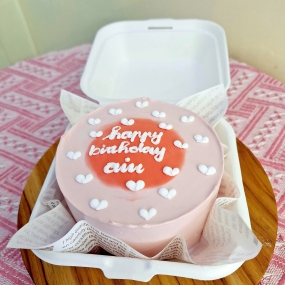 Bánh kem tone hồng trái tim dễ thương
