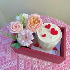 Set bánh và hoa đơn giản cute